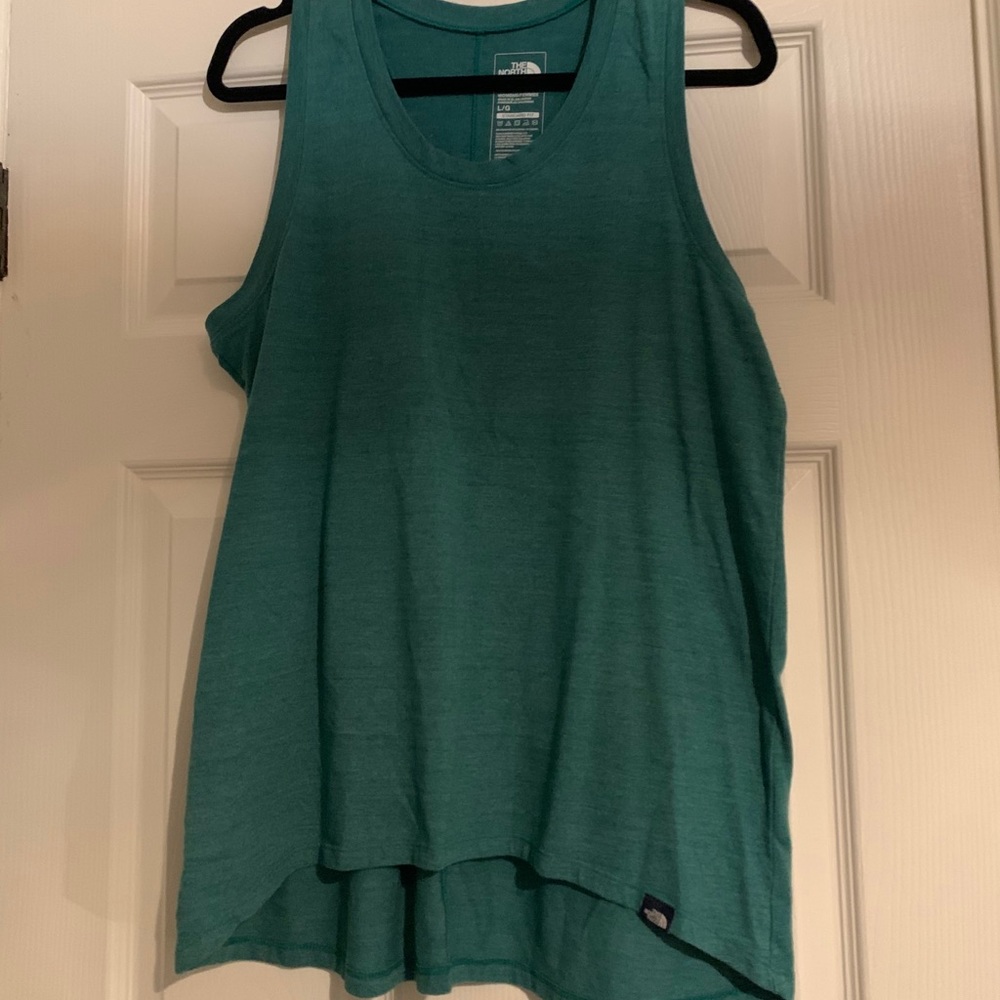 The north face top- like new